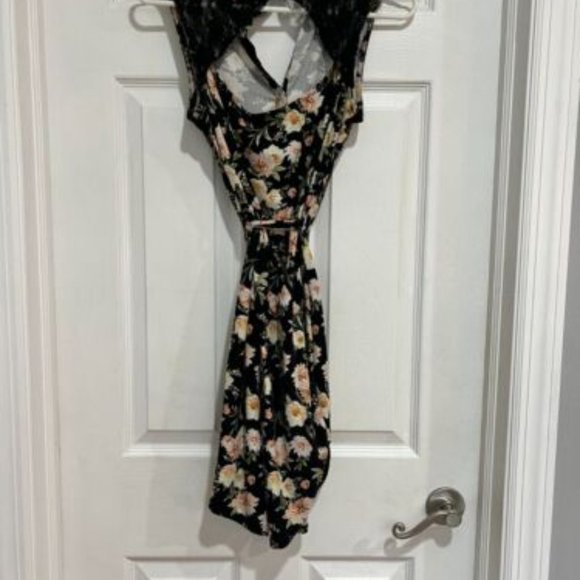 No Boundaries Floral Sundress NTW - Picture 2 of 5
